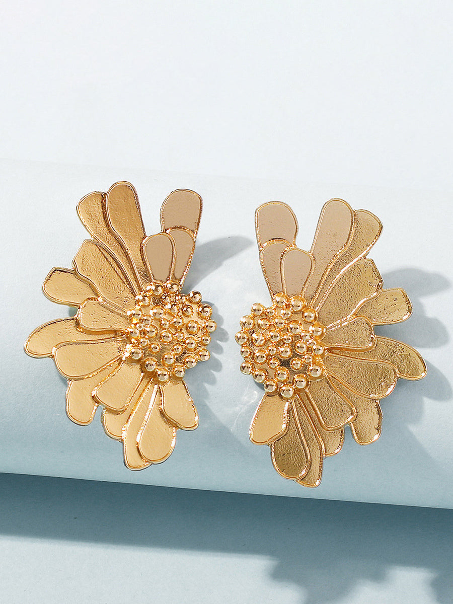 gold earrings — view 9