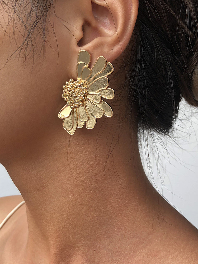gold earrings — view 8