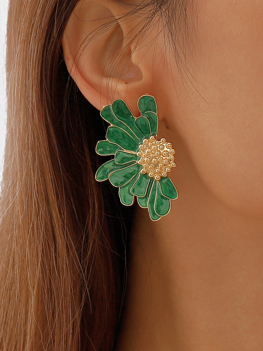 gold earrings — view 10