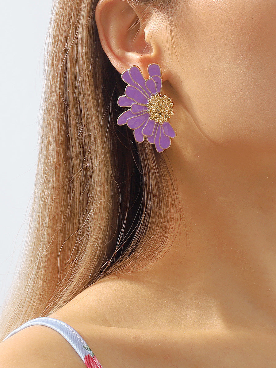 gold earrings — view 12