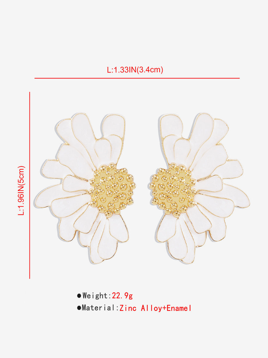 gold earrings — view 3