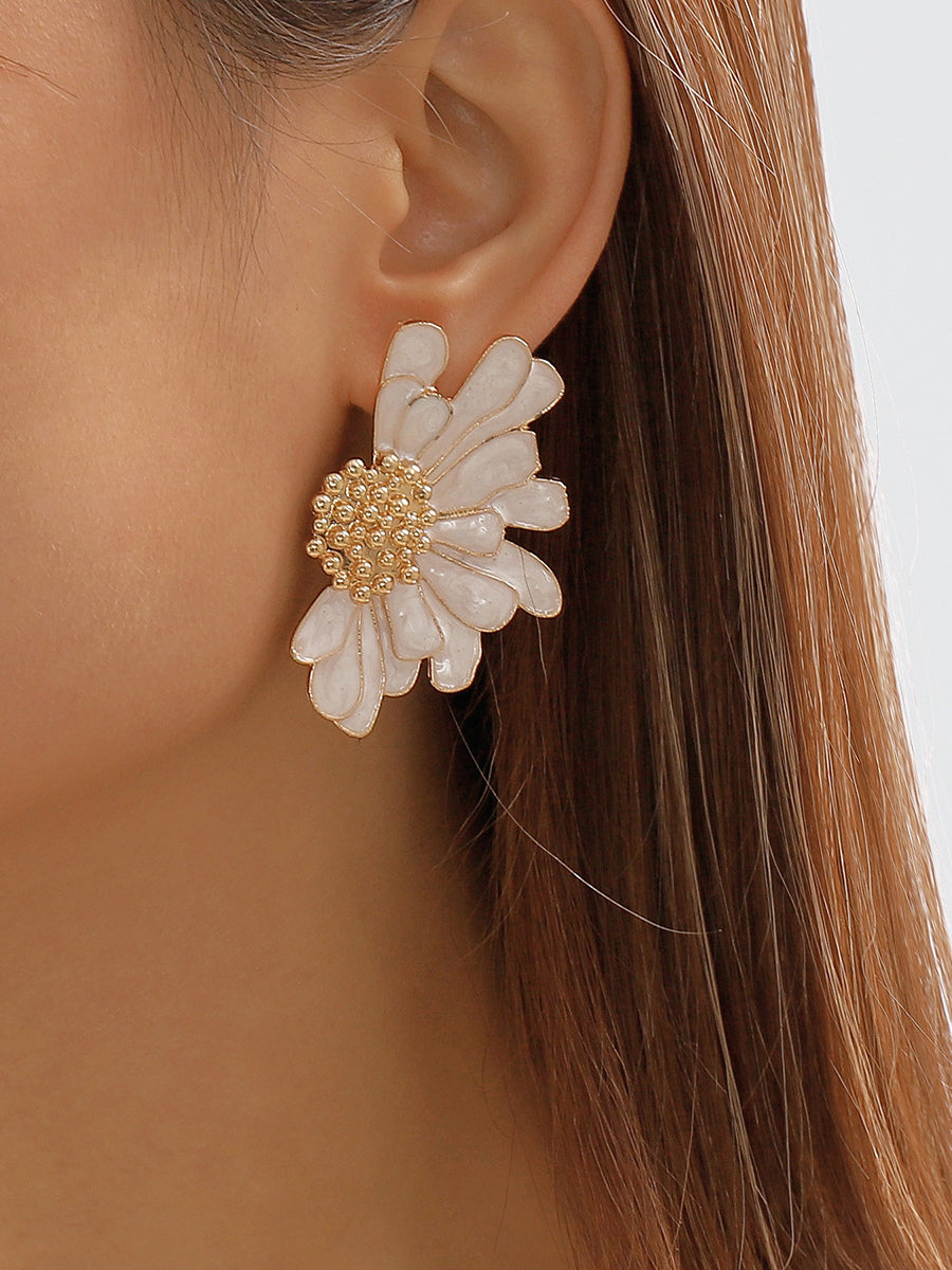 gold earrings — view 1