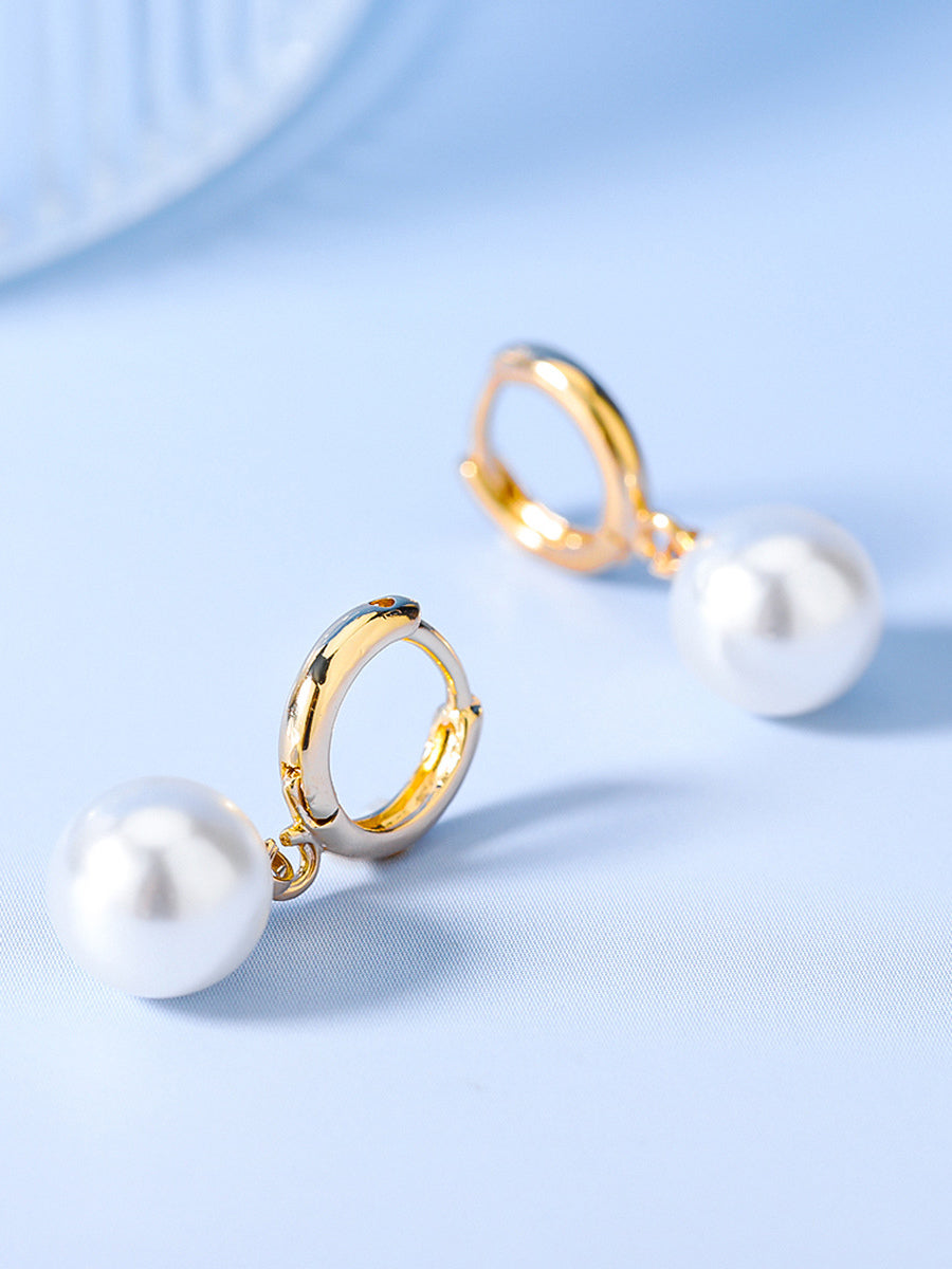 gold earrings — view 4