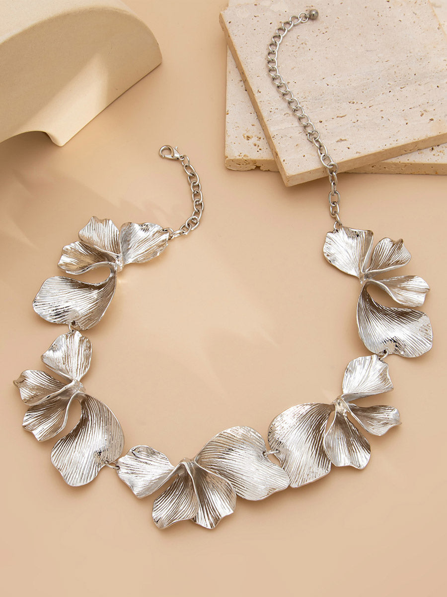gold necklace — view 6