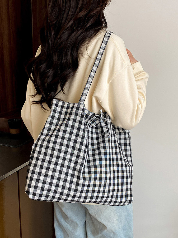 green handbag — view 9