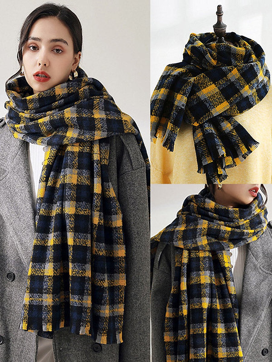 Green Scarf — view 1