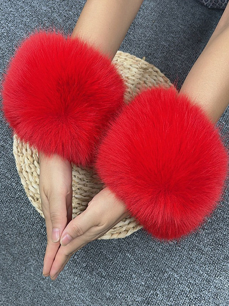 Red Gloves — view 1