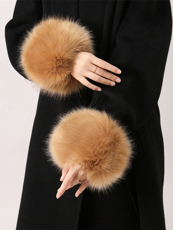 Red Gloves — view 4