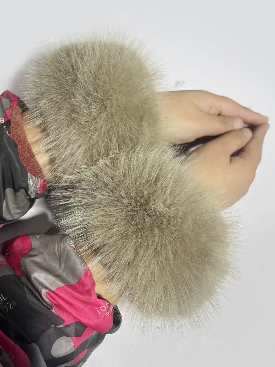 red gloves — view 3