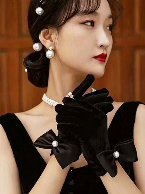 red velvet bow detail gloves — view 4